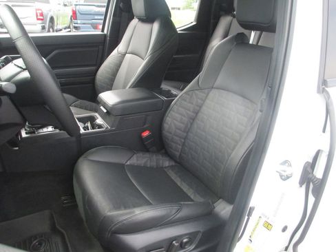 Used 2024 Toyota Tacoma TRD Sport w/ TRD Sport Premium Package AWD/4WD image 21
