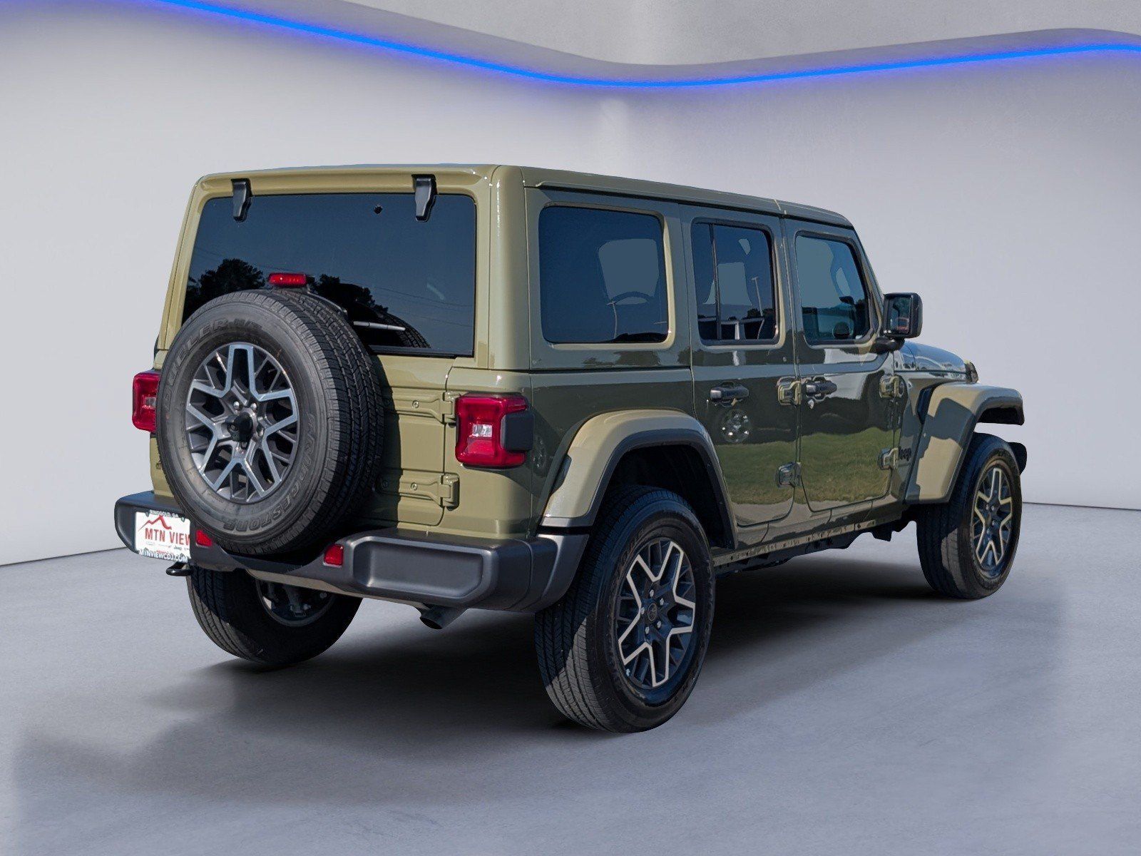Used 2026 Jeep Wrangler Unlimited Sahara AWD/4WD image 9