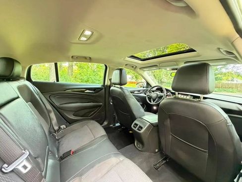 Used 2018 Buick Regal Preferred FWD image 8