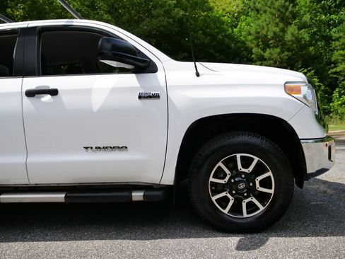 Used 2016 Toyota Tundra SR5 w/ TRD Off Road Package AWD/4WD image 36