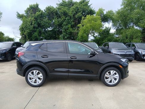 Used 2025 Buick Encore GX Preferred AWD/4WD image 8