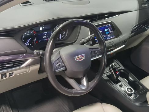 Used 2021 Cadillac XT4 Luxury w/ Cold Weather Package AWD/4WD image 12