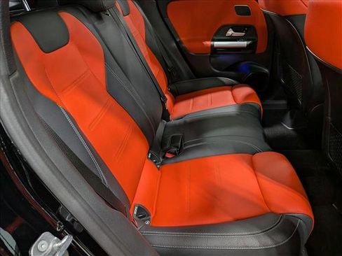 Used 2025 Mercedes-Benz GLA 35 AMG 4MATIC image 21