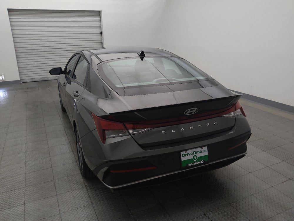 Used 2025 Hyundai Elantra Sport FWD image 6