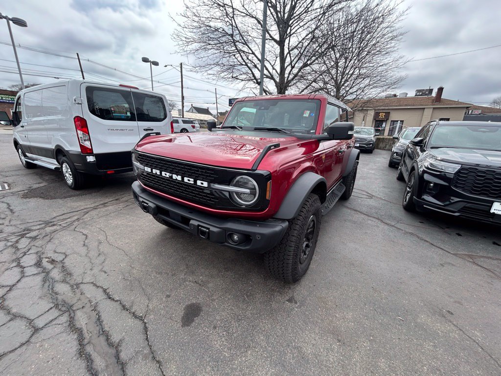 Used 2025 Ford Bronco Badlands AWD/4WD image 3