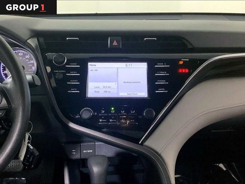 Used 2018 Toyota Camry LE image 6