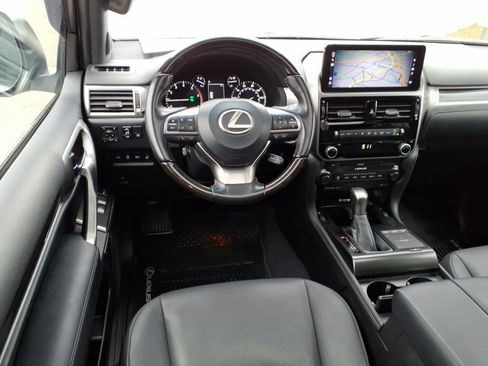 Used 2023 Lexus GX 460 Premium w/ Premium Package image 7
