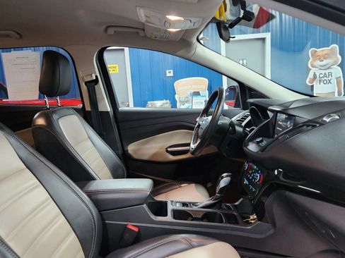 Used 2019 Ford Escape SEL image 14