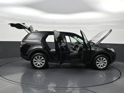 Used 2018 Land Rover Discovery Sport SE AWD/4WD image 31
