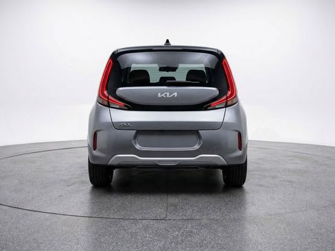 Used 2025 Kia Soul LX w/ LX Technology Package FWD image 7