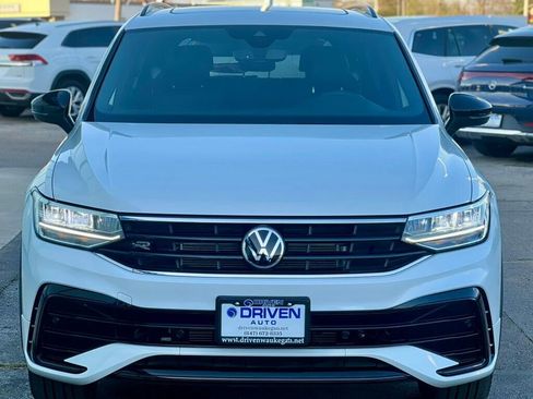 Used 2022 Volkswagen Tiguan SE R-Line AWD/4WD image 6
