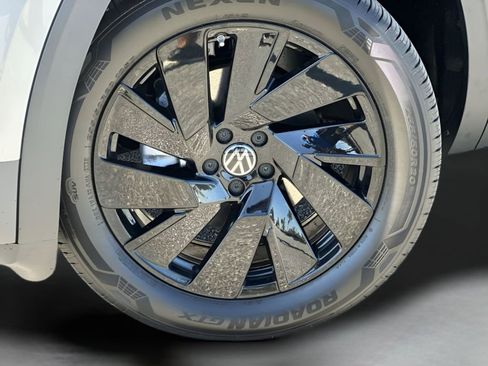 New 2026 Volkswagen Atlas SE FWD image 10