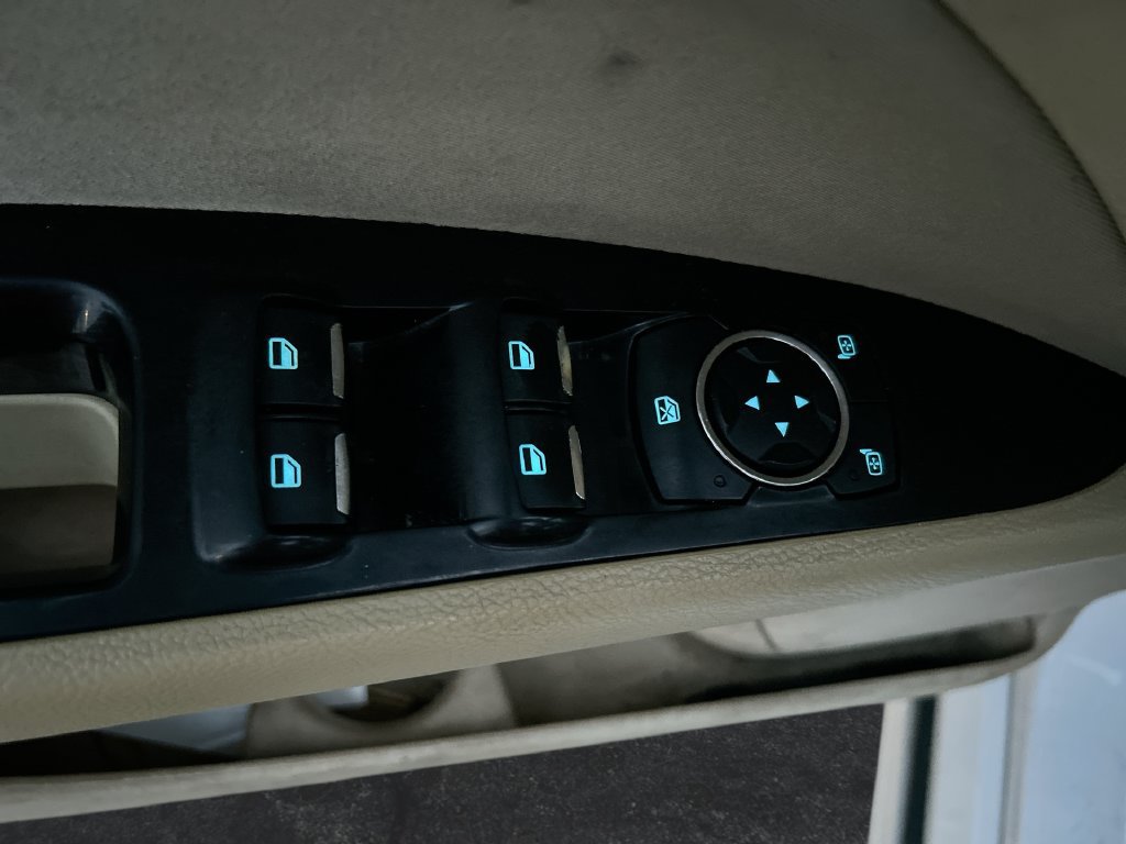 Used 2013 Ford Fusion SE FWD image 13