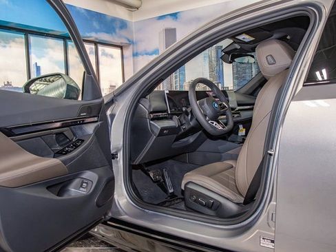 New 2026 BMW 550e xDrive w/ Premium Package image 13