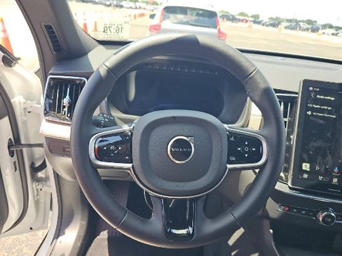 Certified 2026 Volvo XC90 B6 Plus AWD/4WD image 6