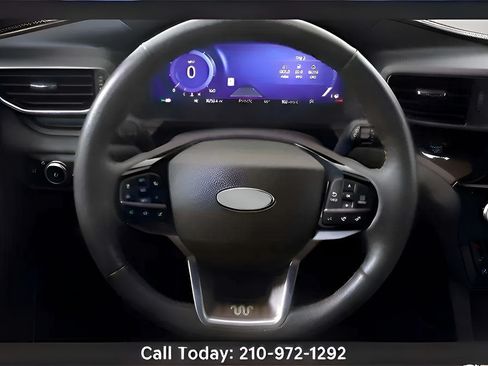 Used 2023 Ford Explorer King Ranch w/ Technology Package RWD image 25