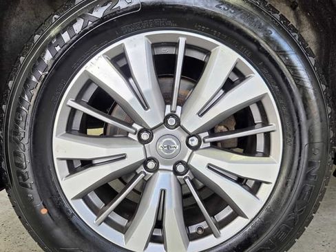 Used 2019 Nissan Pathfinder SV AWD/4WD image 15
