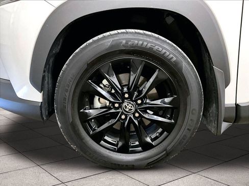 Used 2023 Toyota Corolla Cross LE w/ Moonroof Package image 8