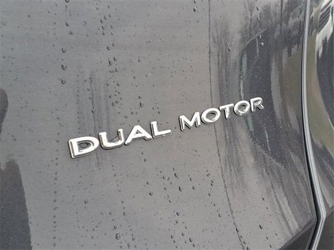 Used 2021 Tesla Model Y Long Range image 25