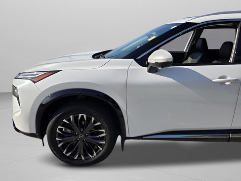 Certified 2024 Nissan Rogue Platinum image 8