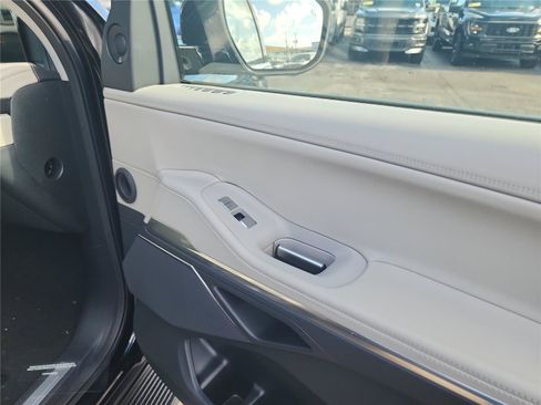 New 2026 Lincoln Navigator Premiere AWD/4WD image 24