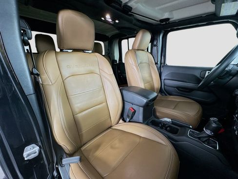 Used 2021 Jeep Gladiator Overland image 29