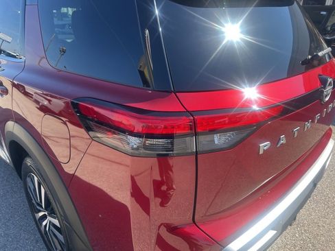 Certified 2024 Nissan Pathfinder Platinum w/ Cargo Package AWD/4WD image 35