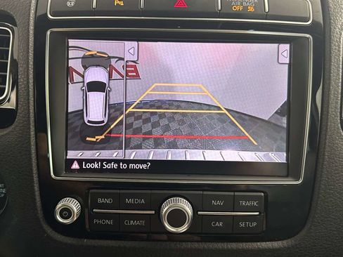 Used 2017 Volkswagen Touareg Wolfsburg Edition image 36