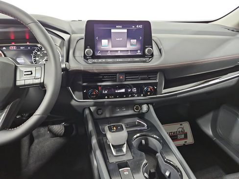 New 2026 Nissan Rogue SV AWD/4WD image 16