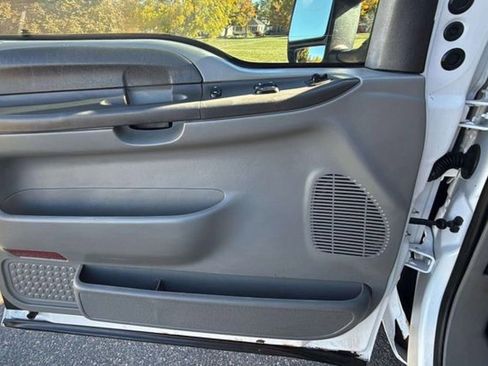 Used 2004 Ford F250 4x4 SuperCab Super Duty image 16