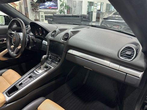 Used 2018 Porsche 718 Boxster RWD image 59