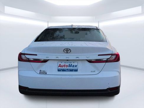 Used 2025 Toyota Camry LE FWD image 4