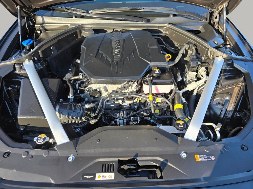 Used 2025 Genesis G70 2.5T RWD image 21