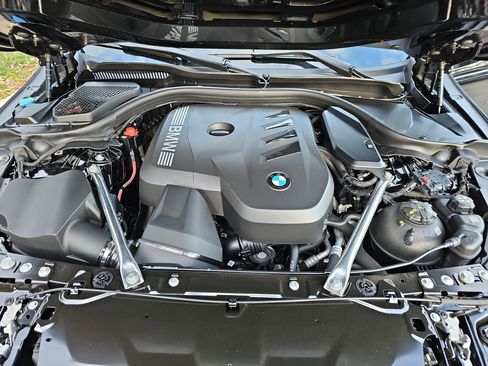 Used 2025 BMW 530i xDrive image 32