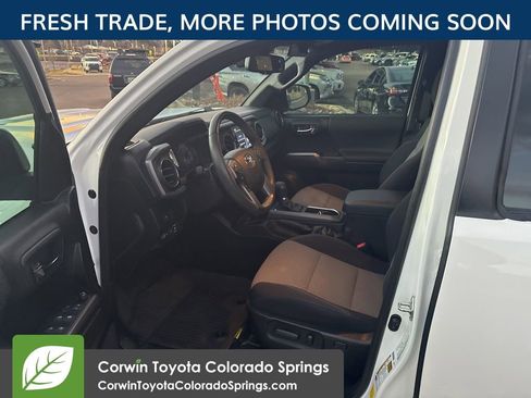 Used 2021 Toyota Tacoma TRD Sport w/ Technology Package image 11