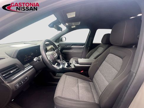 Used 2025 GMC Terrain Elevation image 29