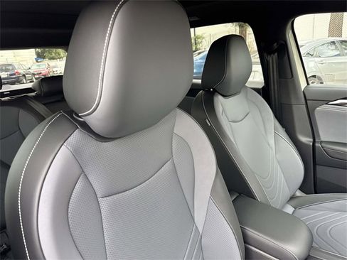 New 2026 Volkswagen Tiguan SE R-Line image 26