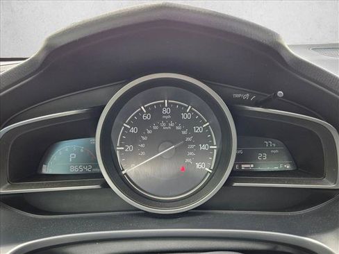 Used 2018 MAZDA MAZDA3 Touring FWD image 12