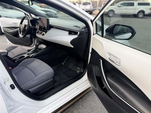 Used 2022 Toyota Corolla SE image 12