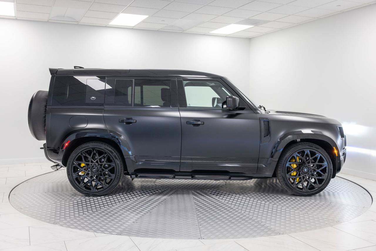 Used 2023 Land Rover Defender 110 V8 AWD/4WD image 7