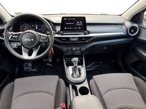 Certified 2022 Kia Forte LXS FWD image 14