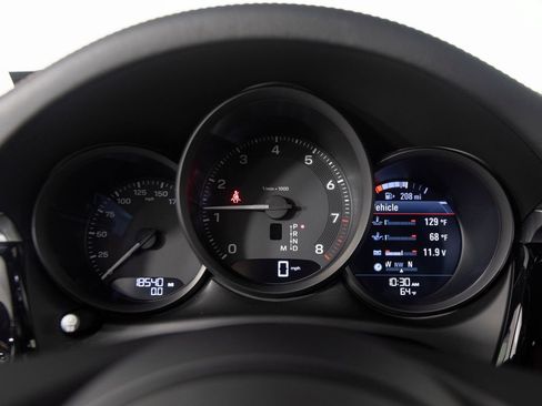 Certified 2024 Porsche Macan AWD/4WD image 23