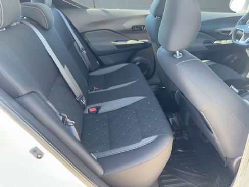 Used 2020 Nissan Kicks S image 27