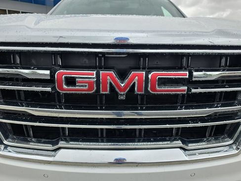 Used 2024 GMC Yukon XL SLT w/ SLT Luxury Package AWD/4WD image 38