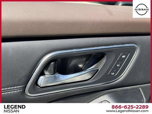 Certified 2023 Nissan Rogue Platinum w/ Platinum Premium Package AWD/4WD image 16