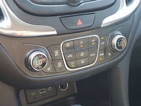 Used 2019 Chevrolet Equinox LT FWD image 29
