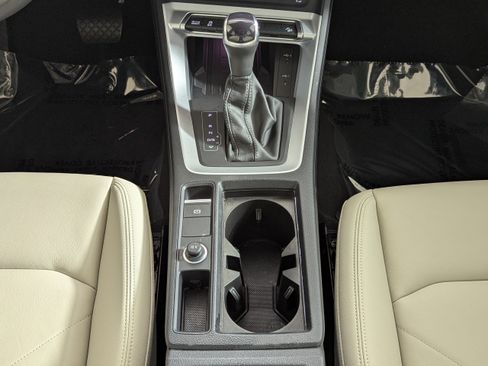 Certified 2025 Audi Q3 2.0T Premium Plus w/ Premium Plus Package image 16