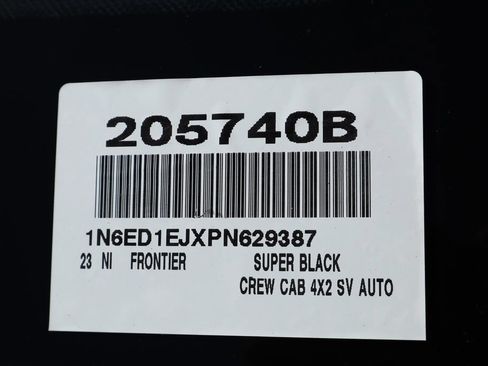 Used 2023 Nissan Frontier SV w/ Midnight Edition Package RWD image 39
