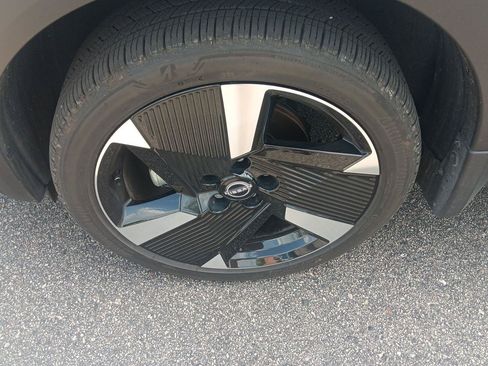 Used 2025 Nissan Kicks SR FWD image 14