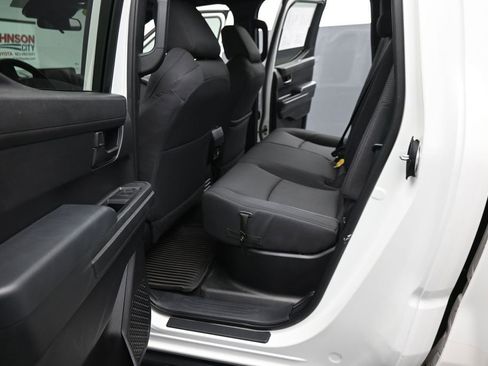 Used 2024 Toyota Tacoma SR AWD/4WD image 16